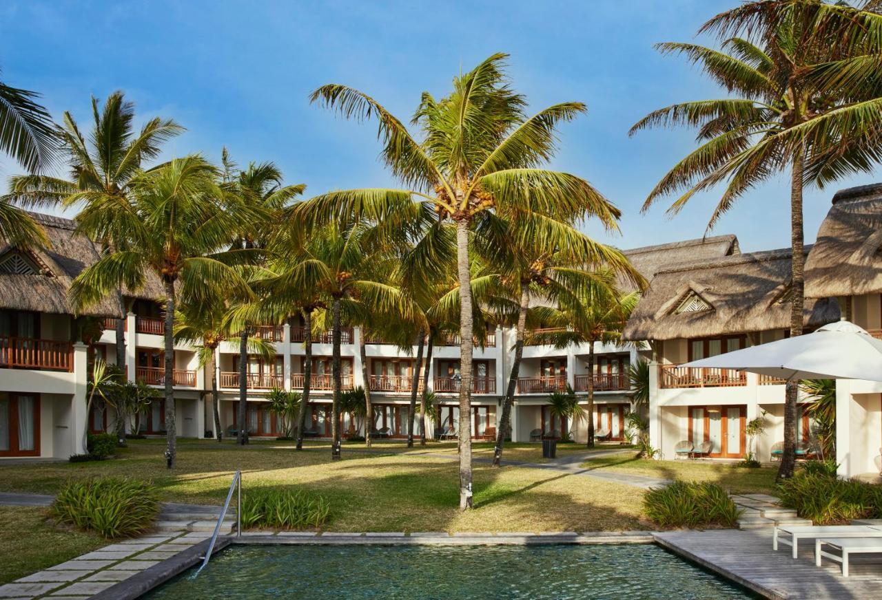 C Mauritius - All Inclusive Belle Mare Esterno foto The resort's pool