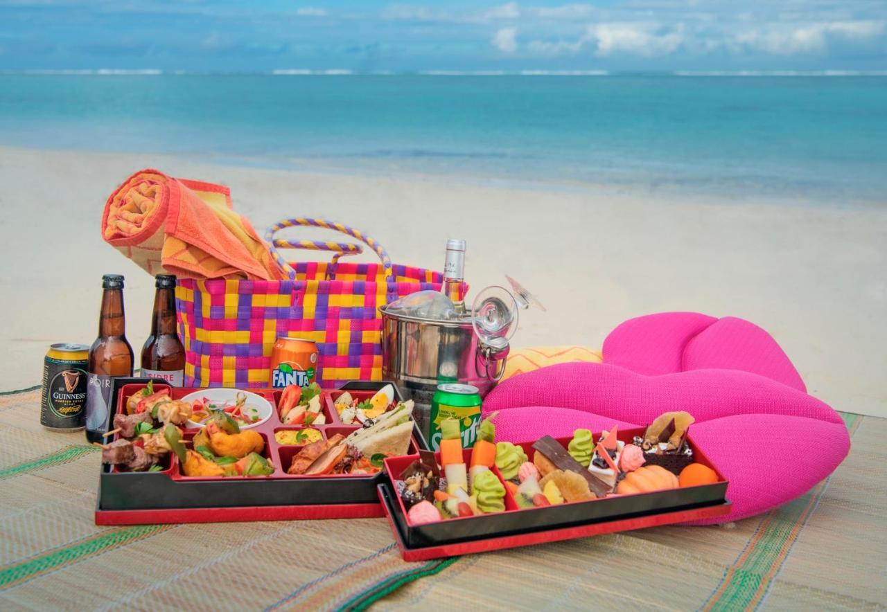 C Mauritius - All Inclusive Belle Mare Esterno foto A beach picnic