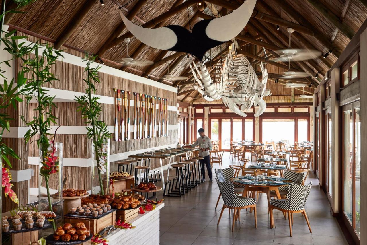 C Mauritius - All Inclusive Belle Mare Esterno foto The interior of the restaurant