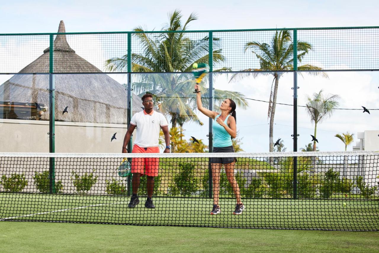 C Mauritius - All Inclusive Belle Mare Esterno foto Tennis at Constance Etoile de Mer