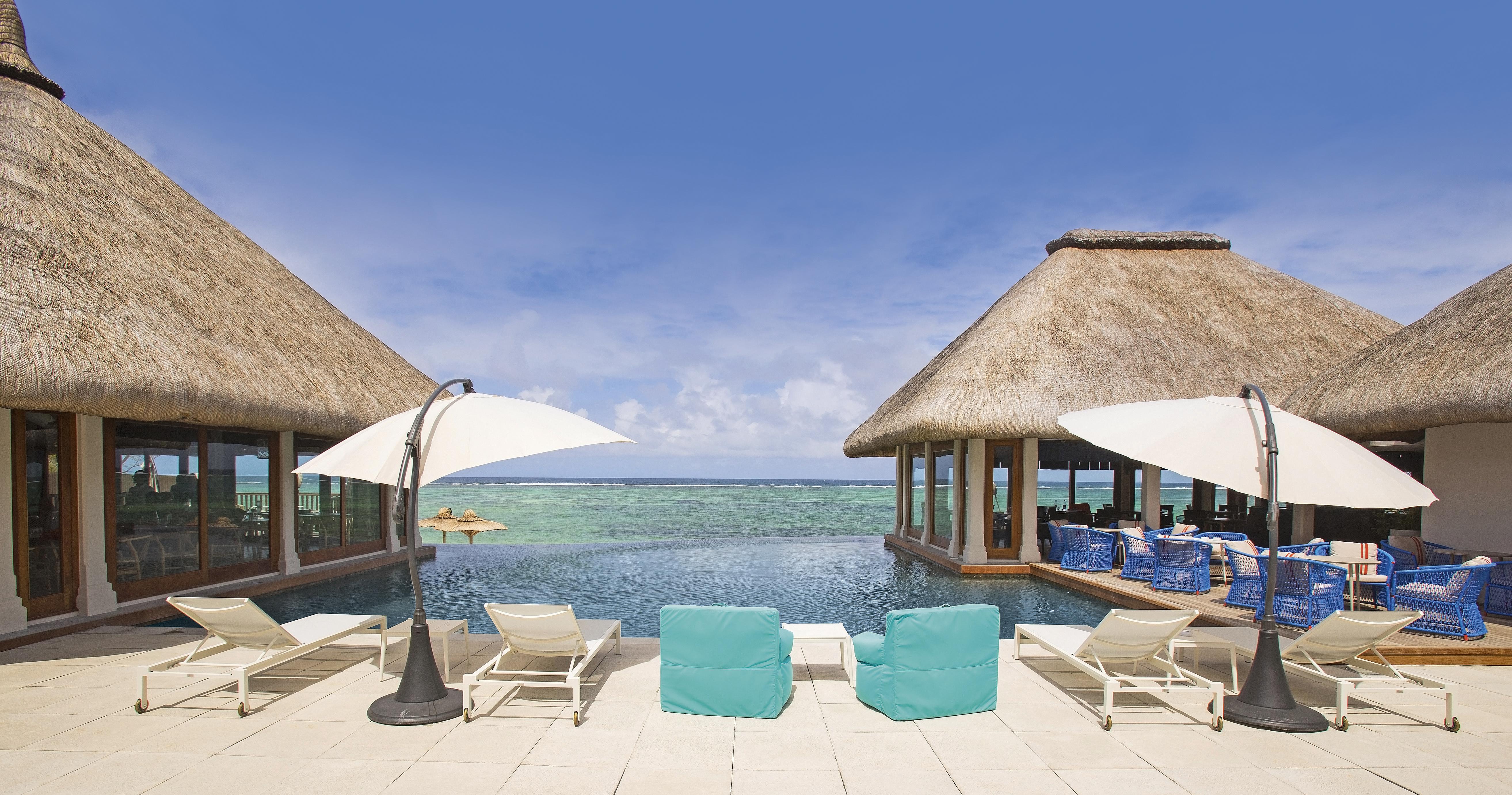 C Mauritius - All Inclusive Belle Mare Esterno foto The resort's pool